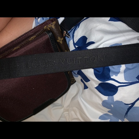 Louis Vuitton Purse - Picture 6 of 6